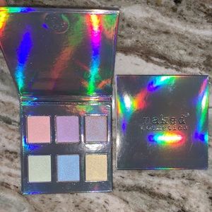 Naked Cosmetics Holographic Highlighter Palette